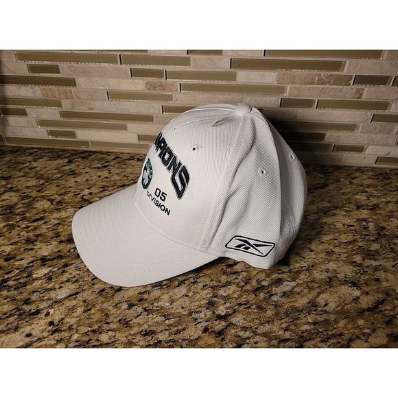 Boston Celtics Hat Cap Adjustable Strapback Basketball White Mens NWT 2005 - Picture 3 of 8